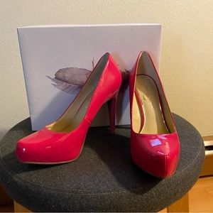 Jessica Simpson platform